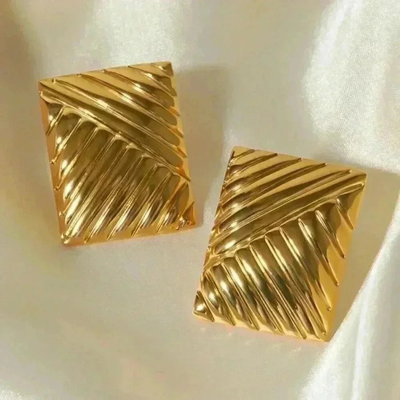Yellow Gold Women's 18K Gold Plated Stainless Steel Striped Earring - Picture 7 of 10